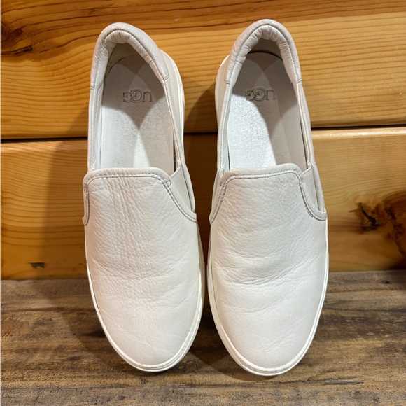 UGG White Leather Slips Ons Shoes - Picture 5 of 11